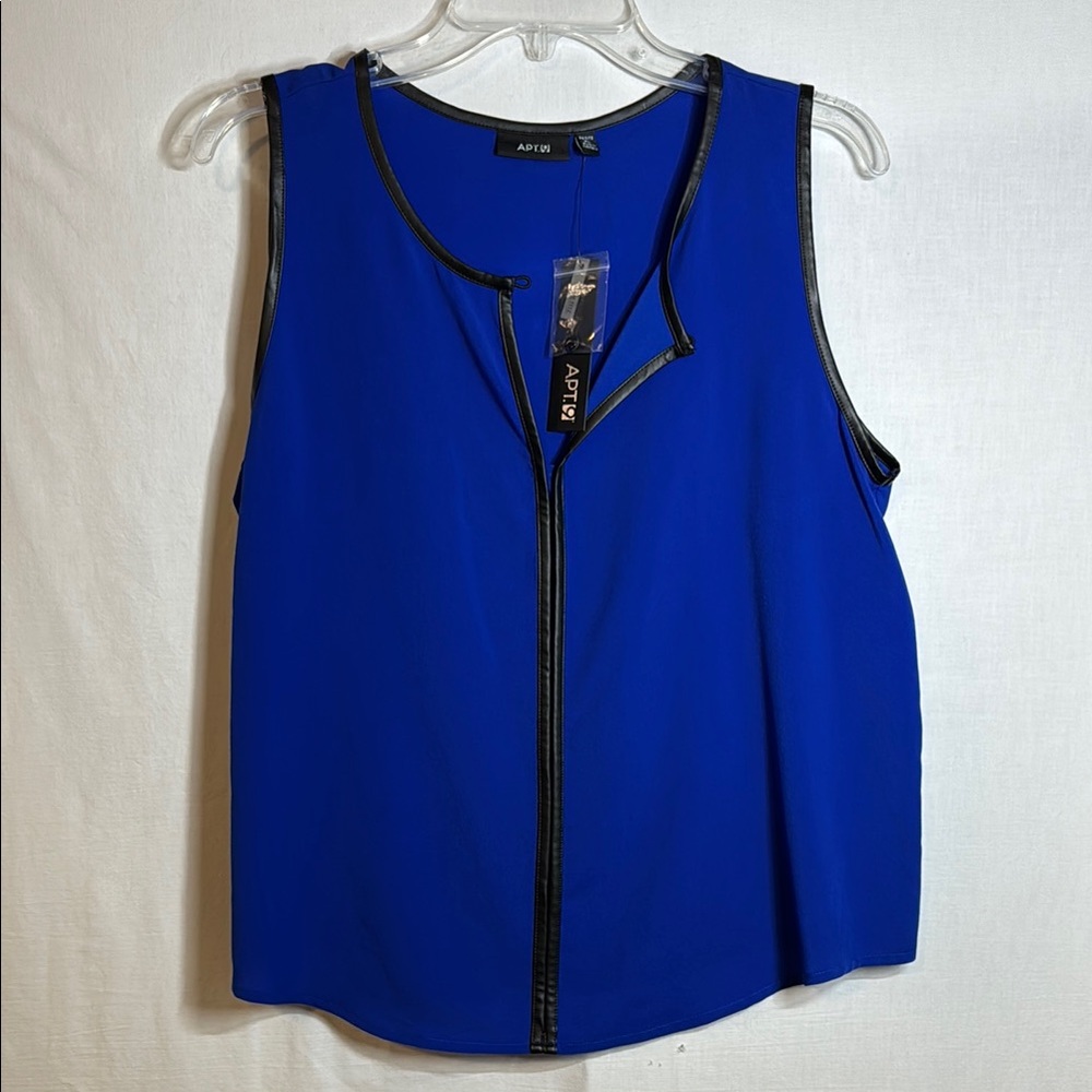 Apt. 9 Relaxed Blue Tank Top with Black Accents